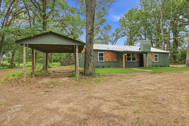 Building Photo - 509 Co Rd 2271