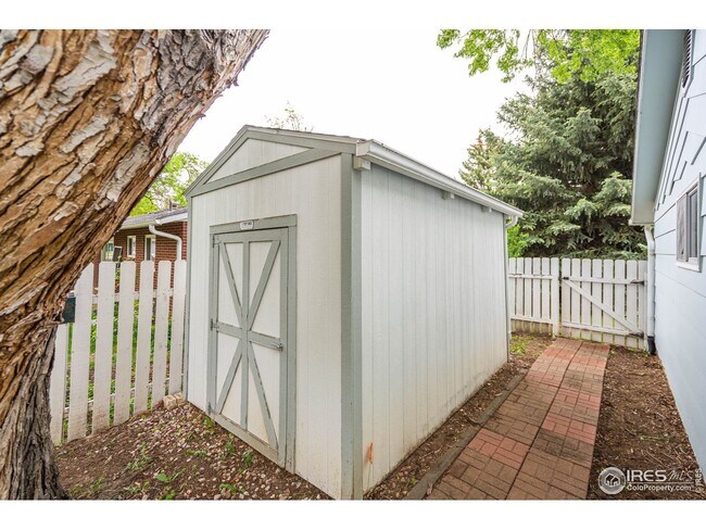 Building Photo - 1033 Briarwood Rd