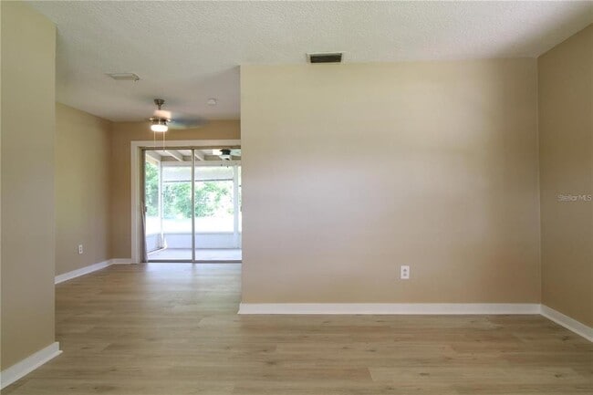 Building Photo - 1388 Whitewood Dr