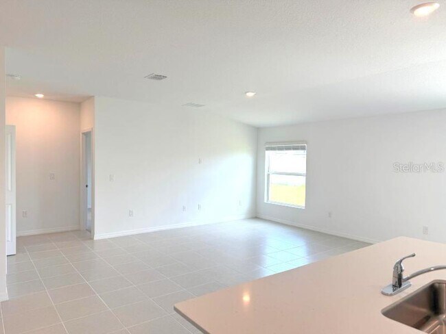 Building Photo - 38396 Pindos Dr