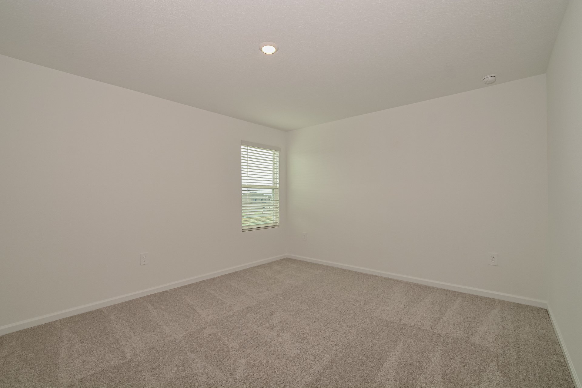Building Photo - 2534 Absolute Ave