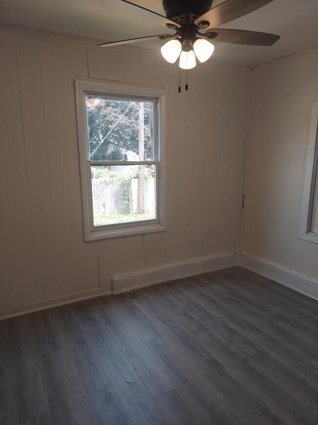 Building Photo - 3007 Huffman Blvd