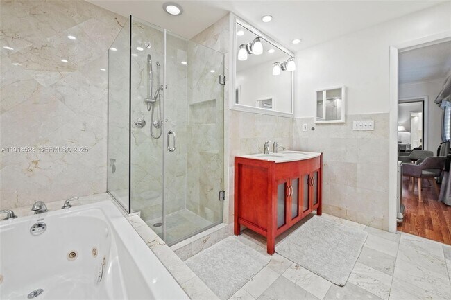 Building Photo - 1211 Algeria Ave