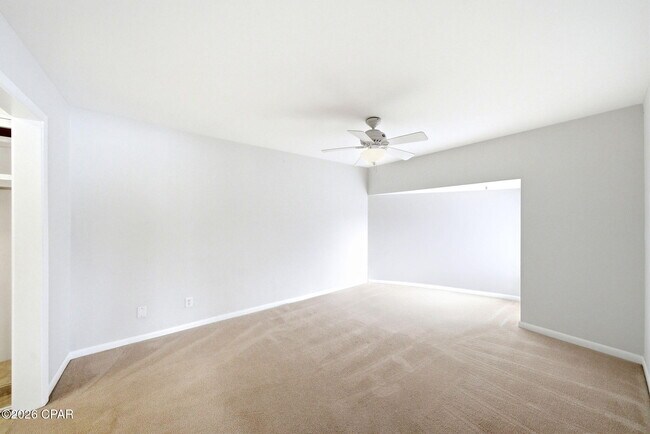 Building Photo - 4725 Bay Point Rd