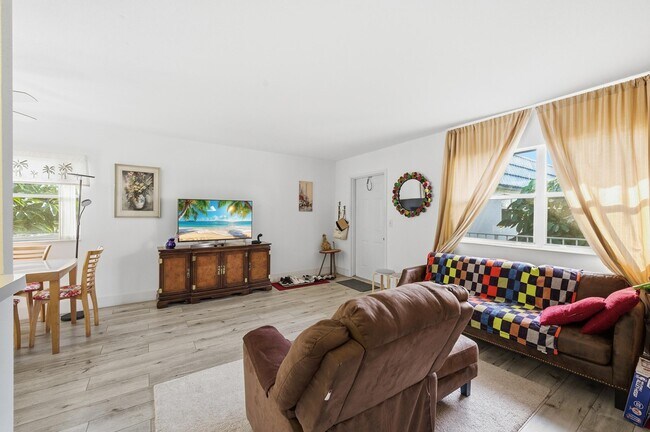 Building Photo - 374 Tuscany Ln