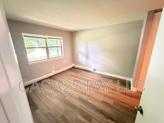 Building Photo - 2188 St Johns Pl