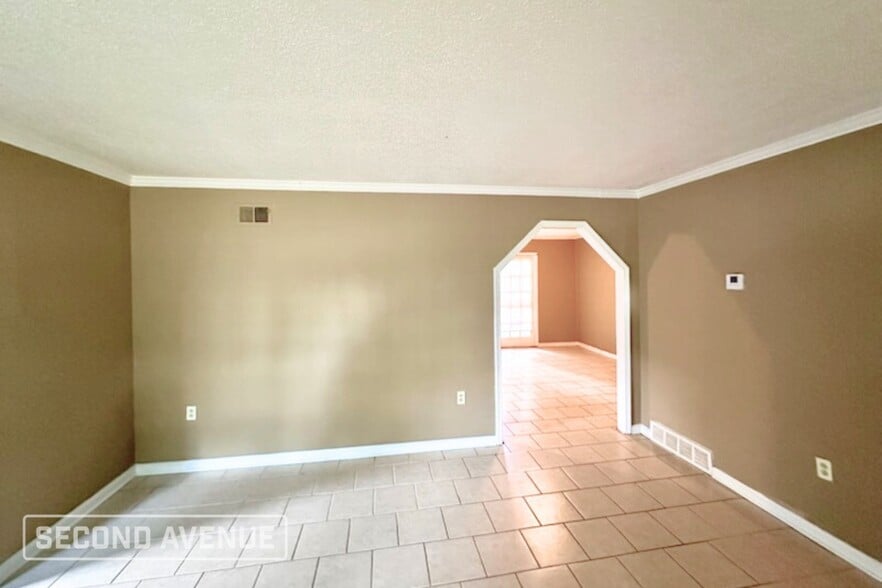 Primary Photo - 4387 Cottonwood Rd