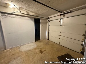 Building Photo - 13911 Hohmann Ct