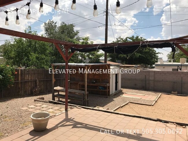 Building Photo - Nice 3 bedroom in Mesa Village. Great loca...