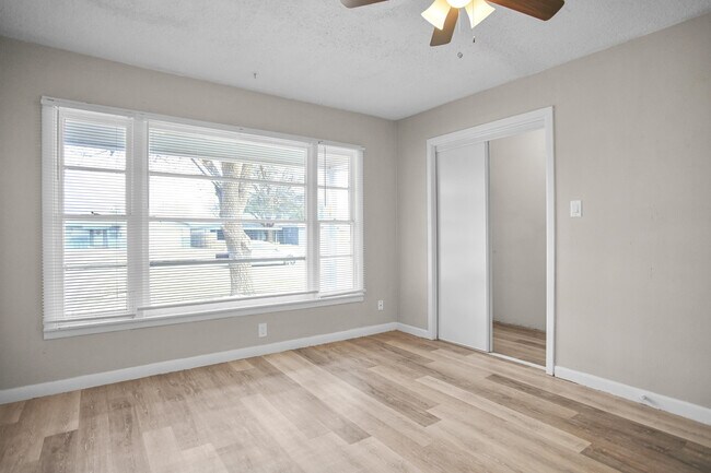 Building Photo - 4309 42nd St