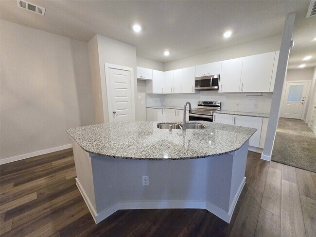 Building Photo - 9753 Grosbeak Ln