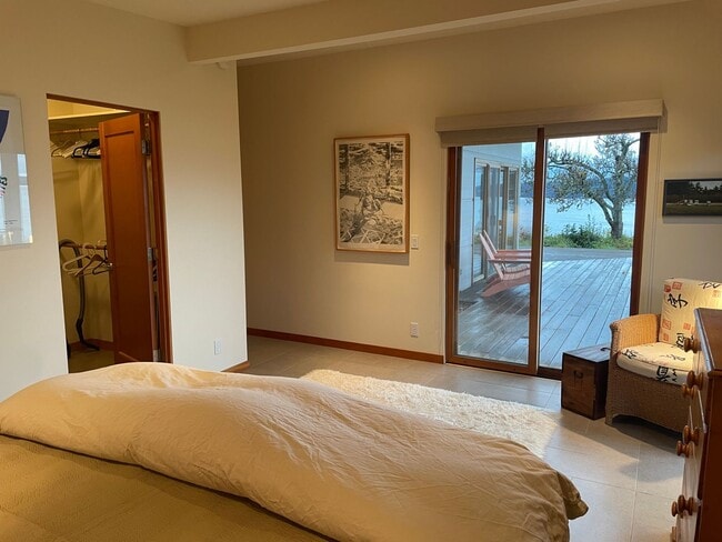 Building Photo - Spectacular View Home In Langley and Fully Furnished!