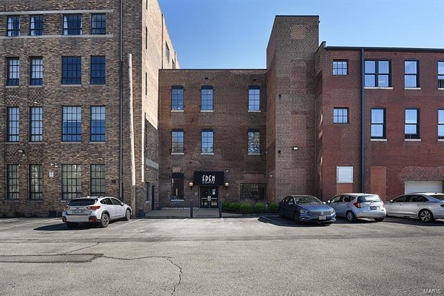 Building Photo - 2319 Chouteau Ave