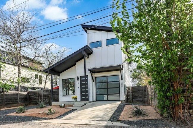 Building Photo - 1208 Walnut Ave