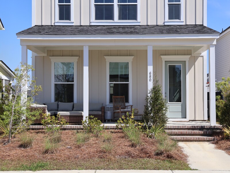 Building Photo - 680 Blueway Ave