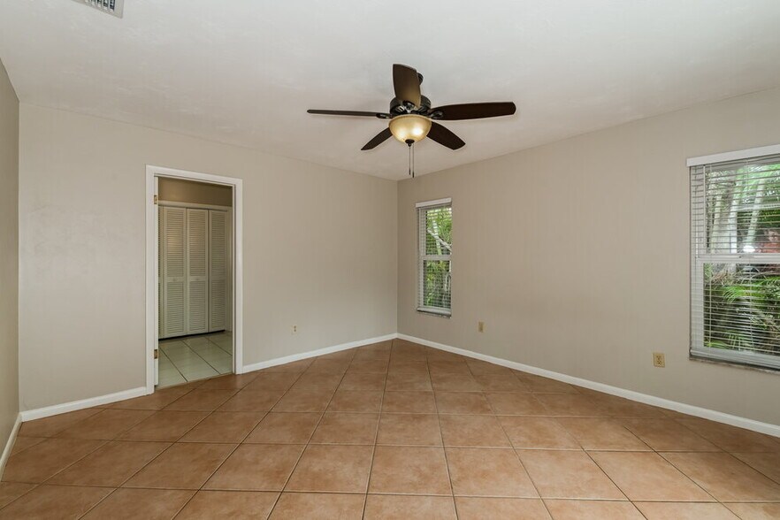 Building Photo - 349 Bay Meadows Dr