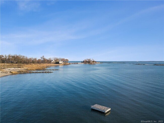 Building Photo - 98 Soundview Dr