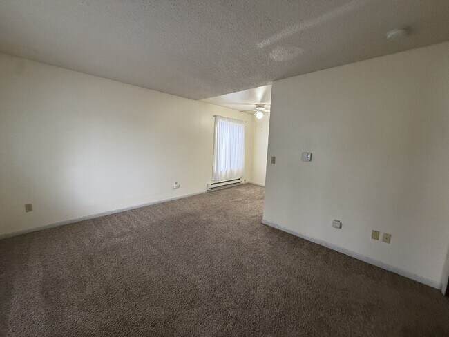 Building Photo - Charming 1 Bedroom Retreat in Kent- Cozy 520 sq ft Haven!