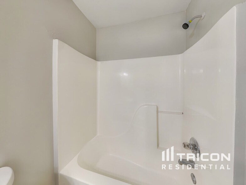 Building Photo - 2979 Rolling Ln