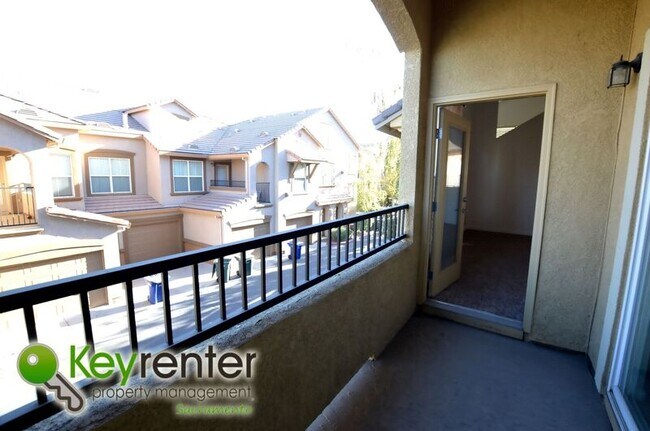 Building Photo - 5350 Dunlay Dr