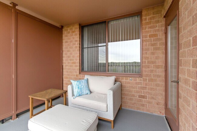 Building Photo - 1 Bed 1 Bath - Rockville Condo - Completel...