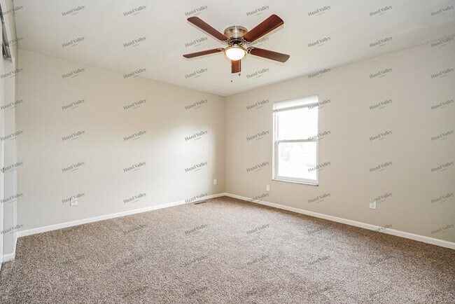 Building Photo - 2366 Royal Creek Ct