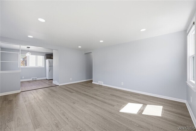 Building Photo - 1257 Brighton Rd