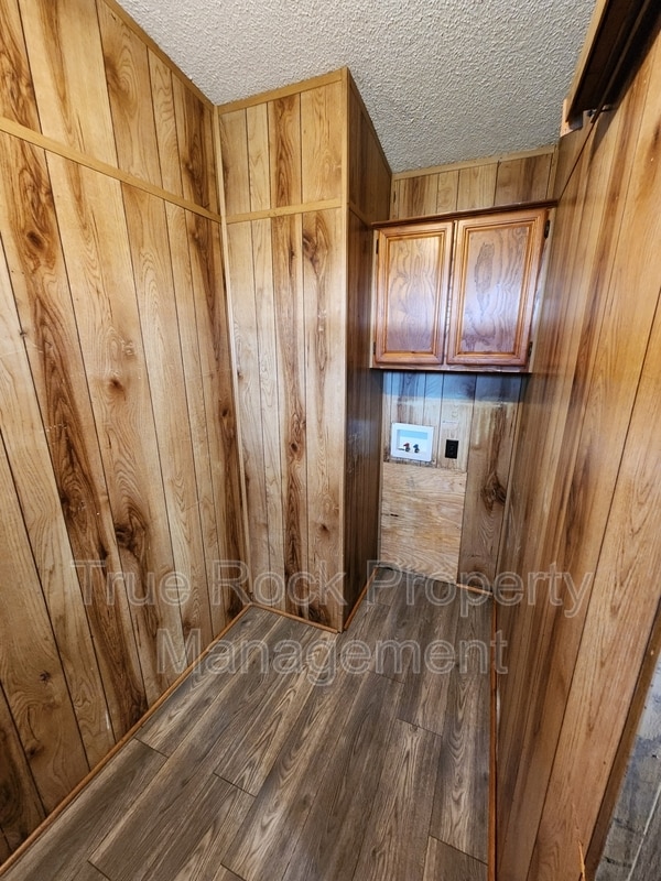 Building Photo - 10916 County Rd 1515