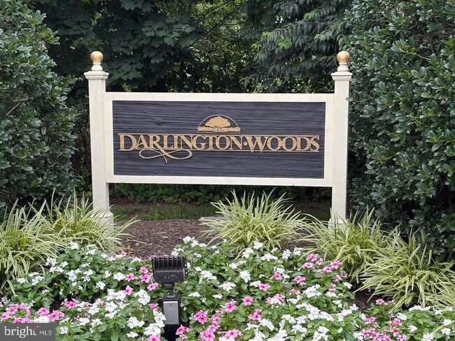 Building Photo - 335 Danbury Ct