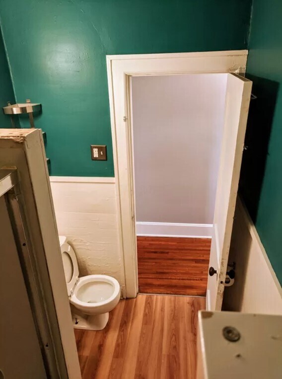 Building Photo - 223 E Maynard Ave