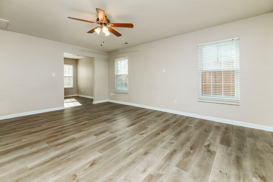 Building Photo - 3430 Ferdilah Ln