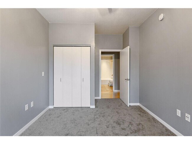 Building Photo - 929 Portland Ave