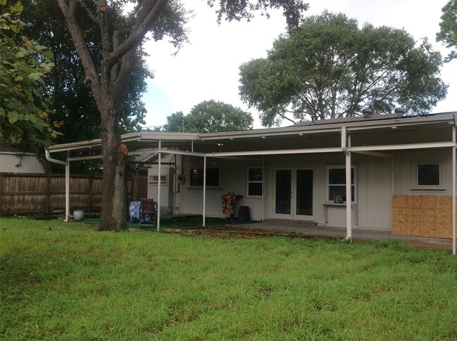 Building Photo - 7427 Tanager St