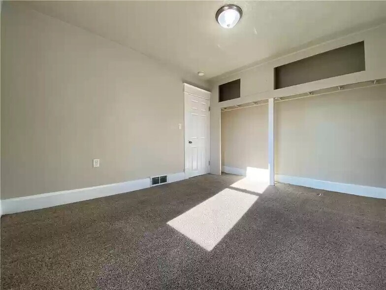 Building Photo - 1546 33rd St