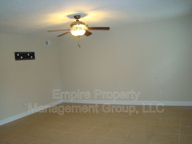 Building Photo - 1607 Willowby St