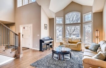 Building Photo - Luxury 6 Bedroom, 5 Bath Home in Prestigio...