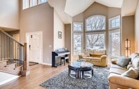 Building Photo - Luxury 6 Bedroom, 5 Bath Home in Prestigio...