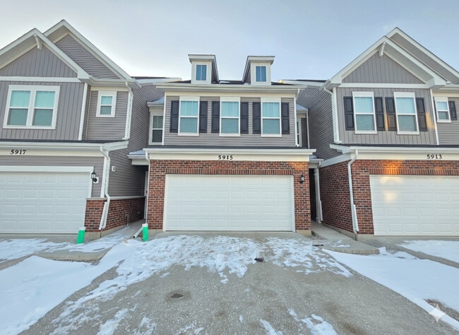 Building Photo - 5915 Hawkweed Dr