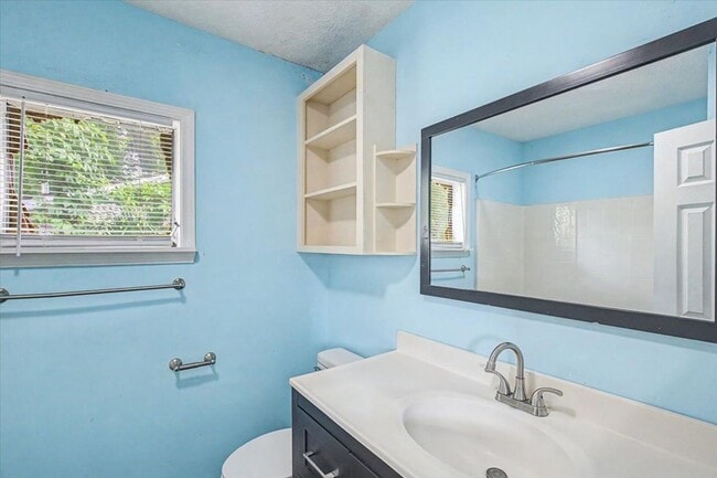 Building Photo - 212 W 58th St