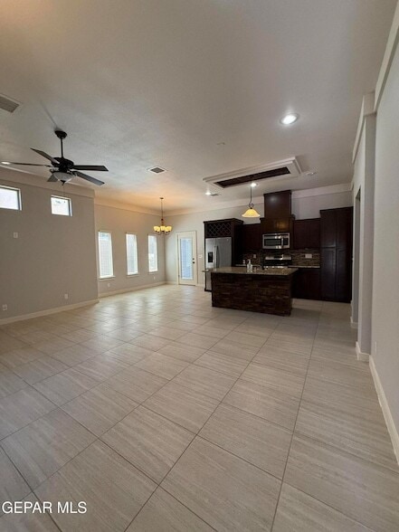 Building Photo - 3873 Loma Dante