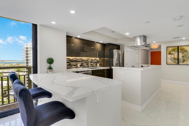 Building Photo - 3000 N Ocean Dr