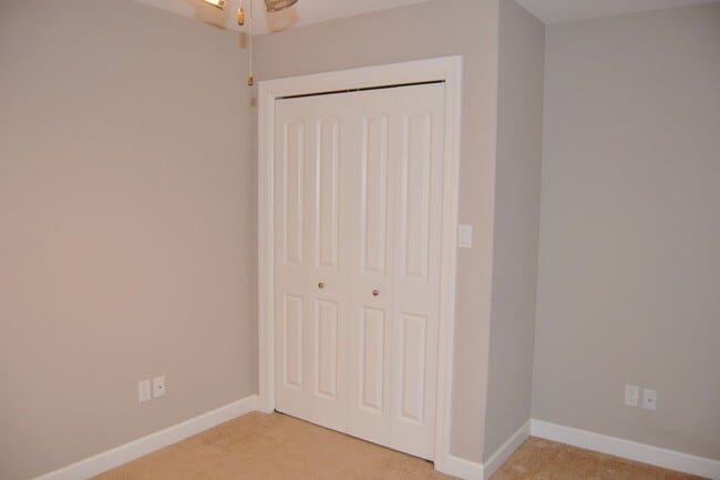 Building Photo - East Gate Area | Home | Unfurnished