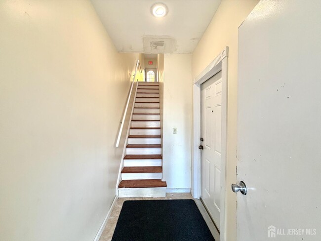 Building Photo - 158 Terrace Ave