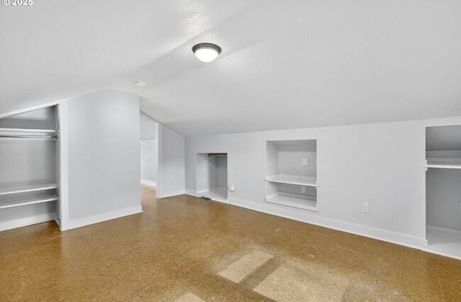 Building Photo - 3748 NE 23rd Ave