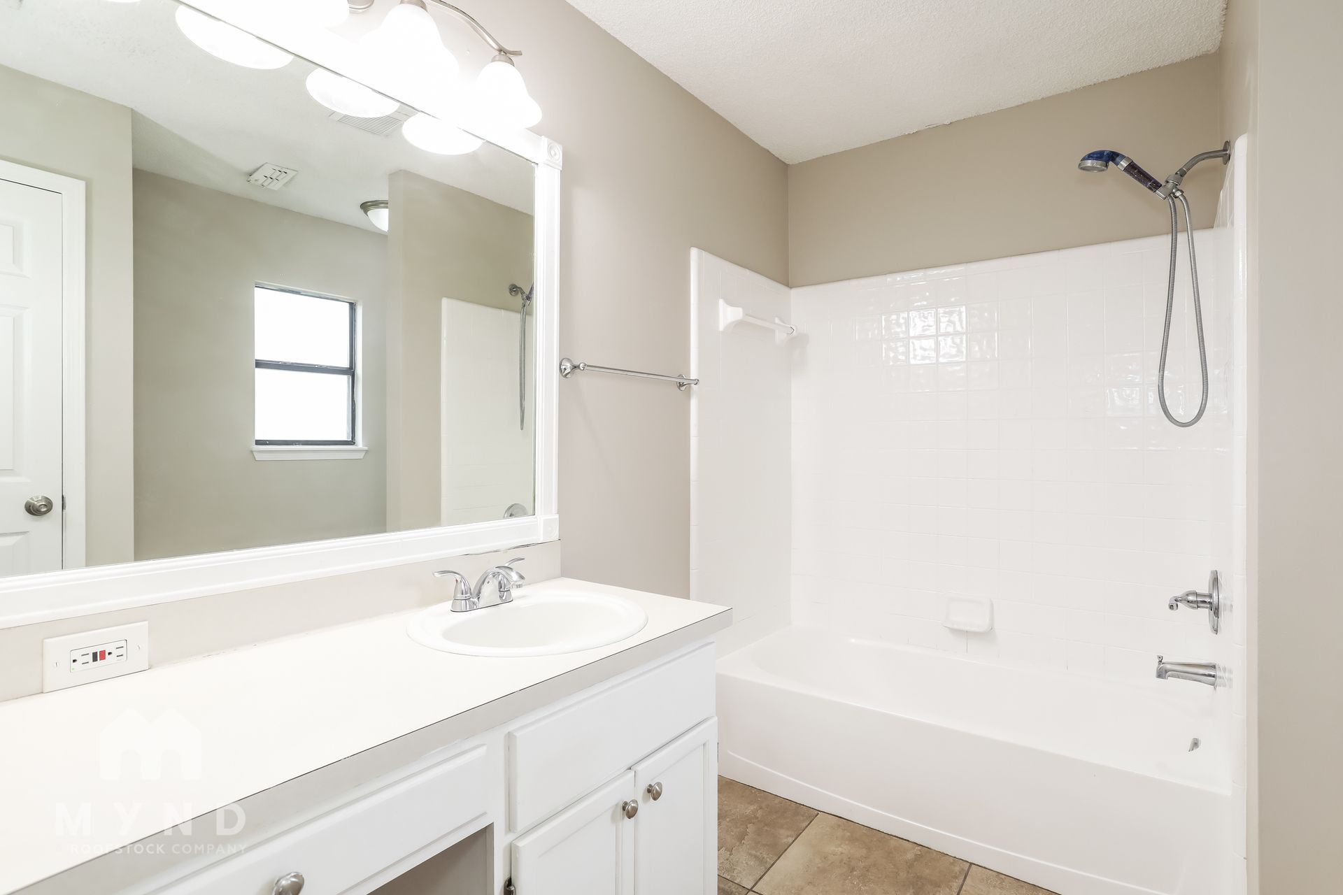 Building Photo - 398 Willow Green Dr