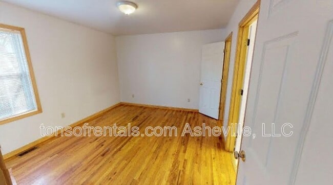 Building Photo - 203 W Jordan St