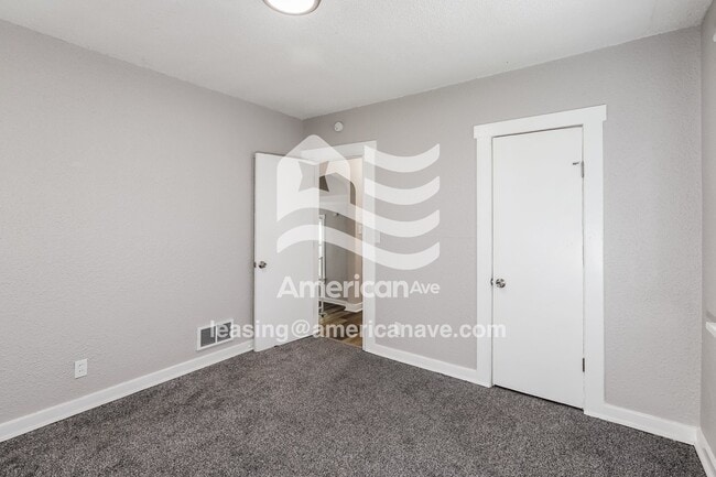 Building Photo - 3943 N 40th St