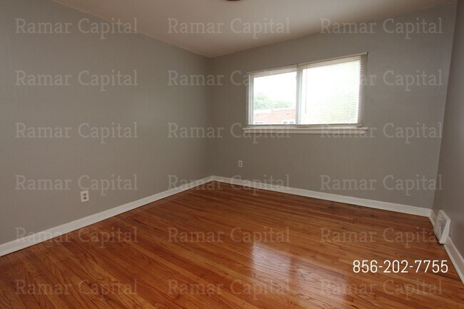 Building Photo - 2442 Wainwright St
