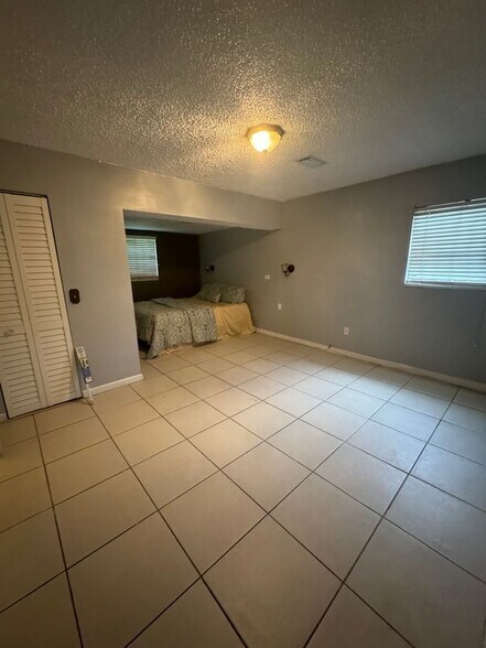 Building Photo - 17121 NW 44th Ave
