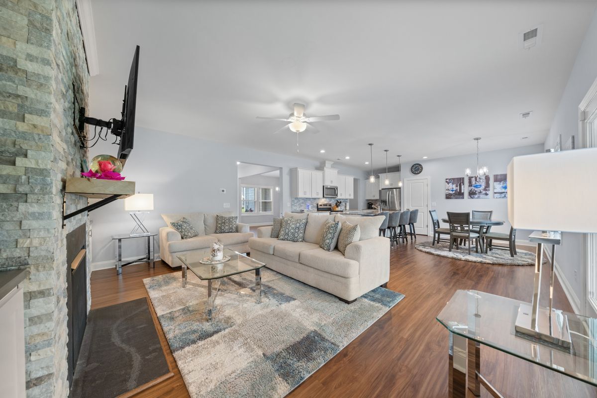 Building Photo - 74 W Weatherbee Wy